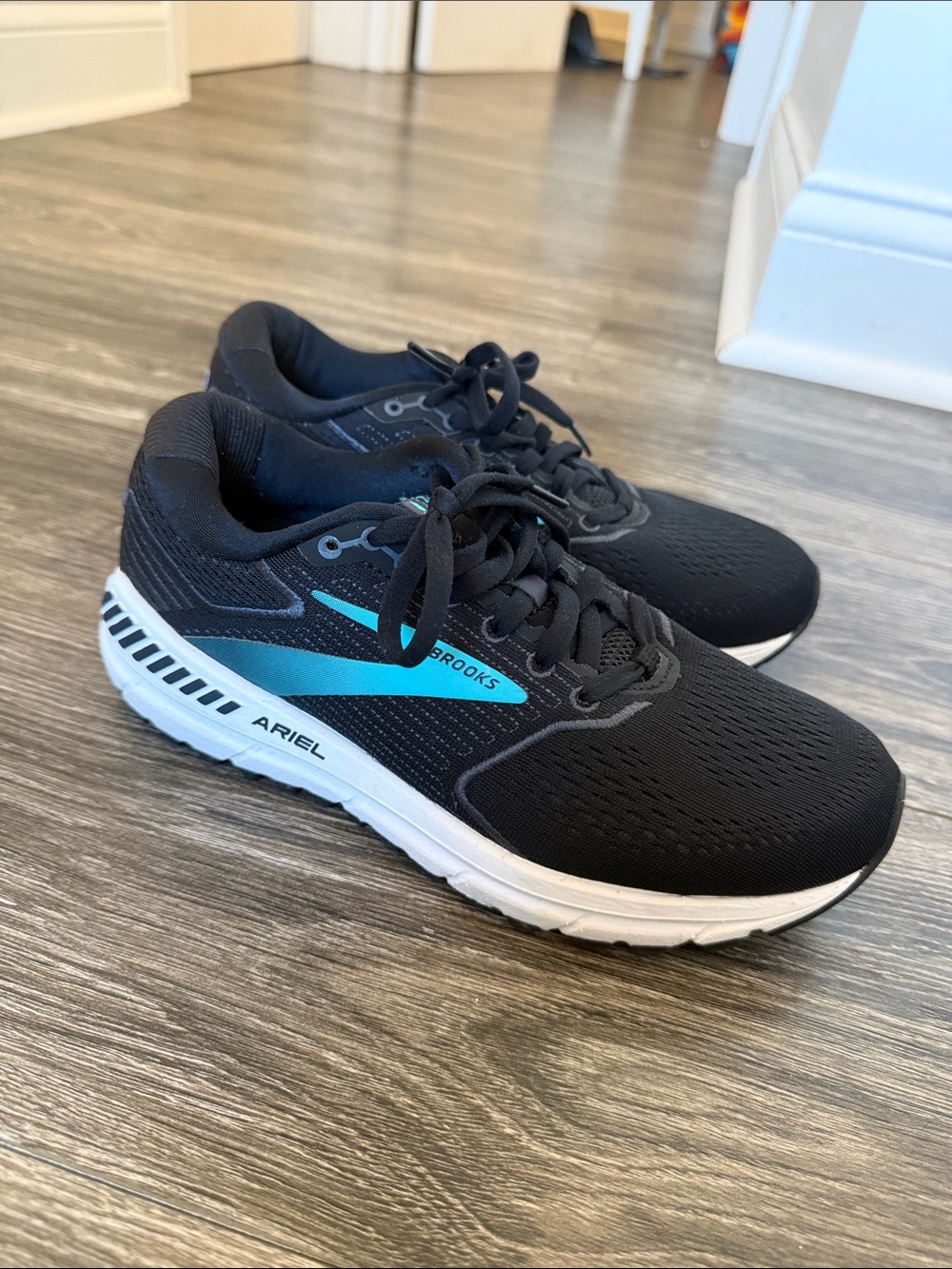 Brooks Women's Black with Teal Ariel Running Shoes